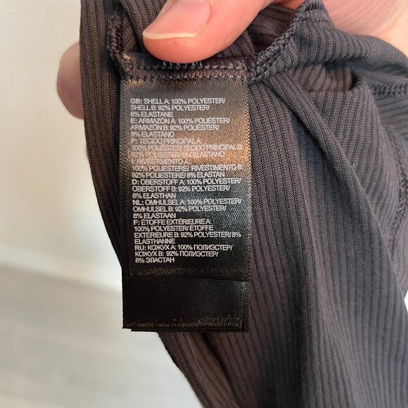 NWT. North Face. Reactor T-Shirt. Black Color. Size Medium. Womens. - Picture 7 of 9